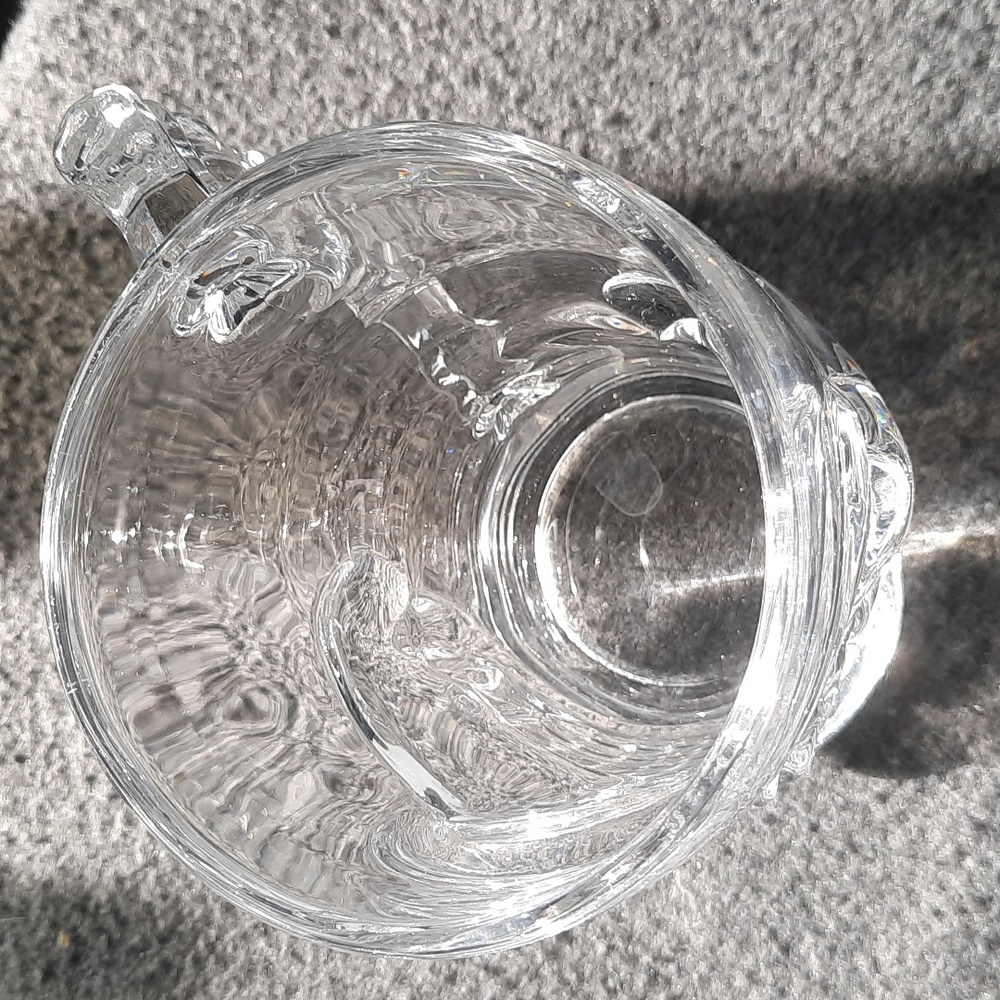 A Pair of Glass Skull Mugs - Picture 5 of 8